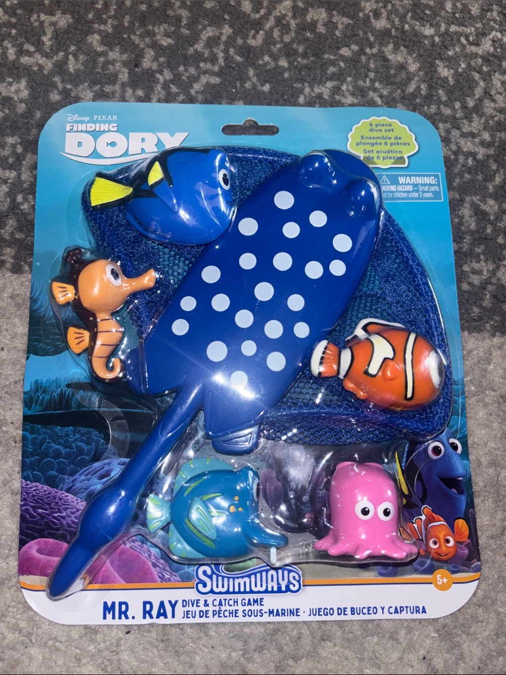 Disney Mr. Ray Playset with Blue Ray & Colorful Sea Friends